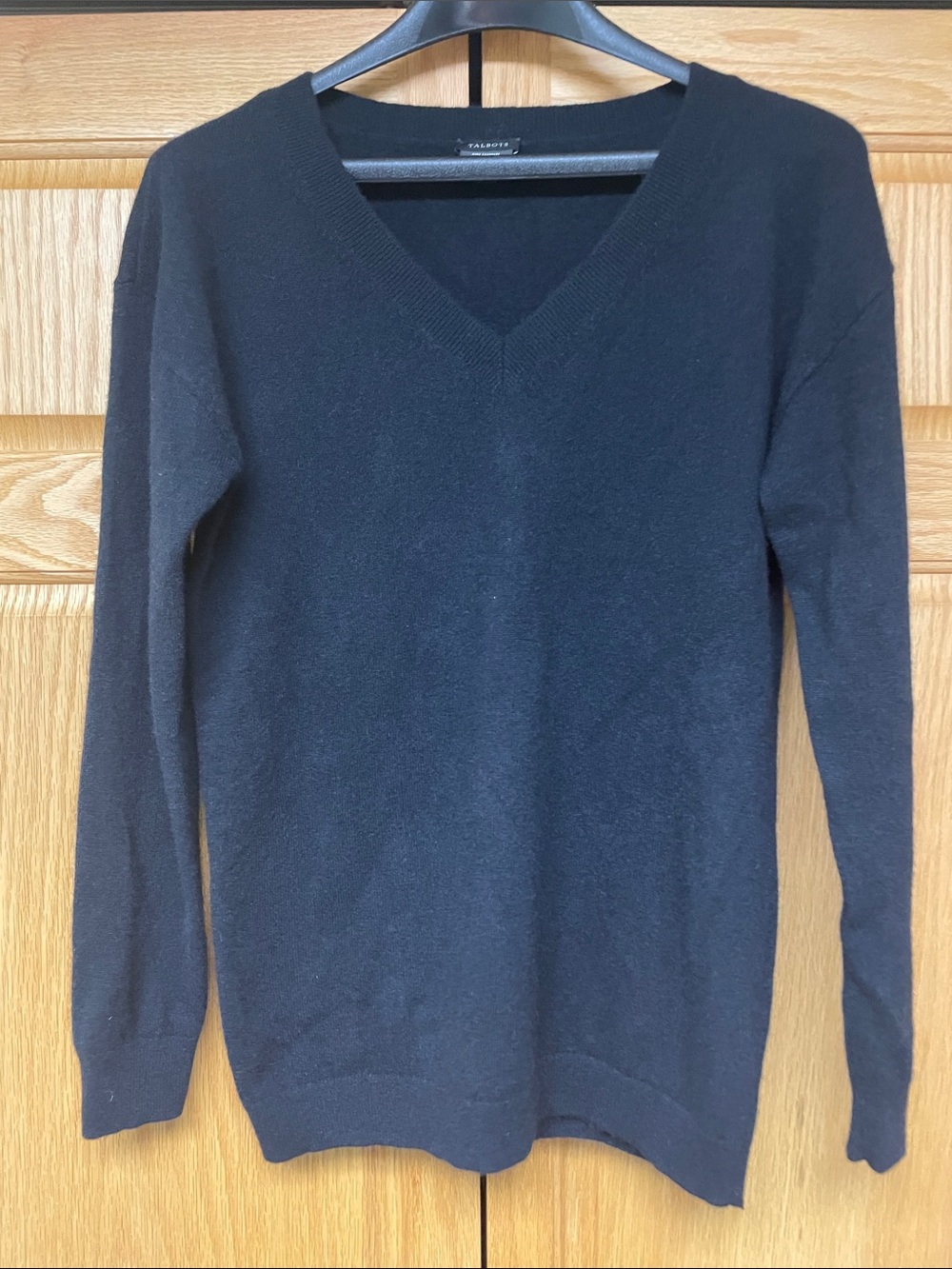 Talbots Black V-Neck Pure Cashmere Sweater - Size Medium